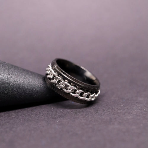 Anxiety Ring (ketting) Zwart-Zilver Sfeerbeeld