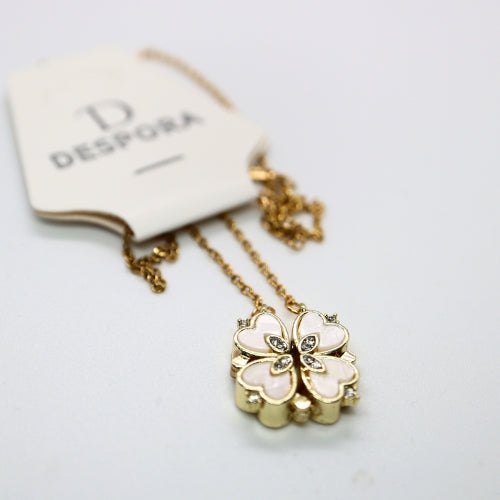 Klavertje vier ketting / hartjes ketting goud (parel) Sfeerbeeld