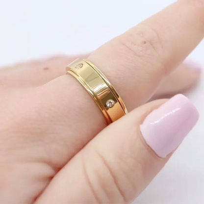 Anxiety ring (Zirkonia) Goud in beweging